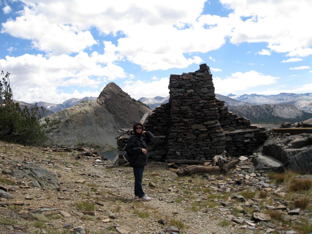 On the official trail: Gaylor Peak (L), stone cabin (R).